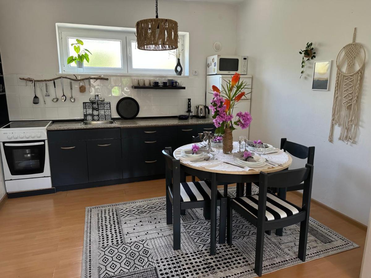 Cosy Family Apartment Marina Kastela Near Airport Exterior foto