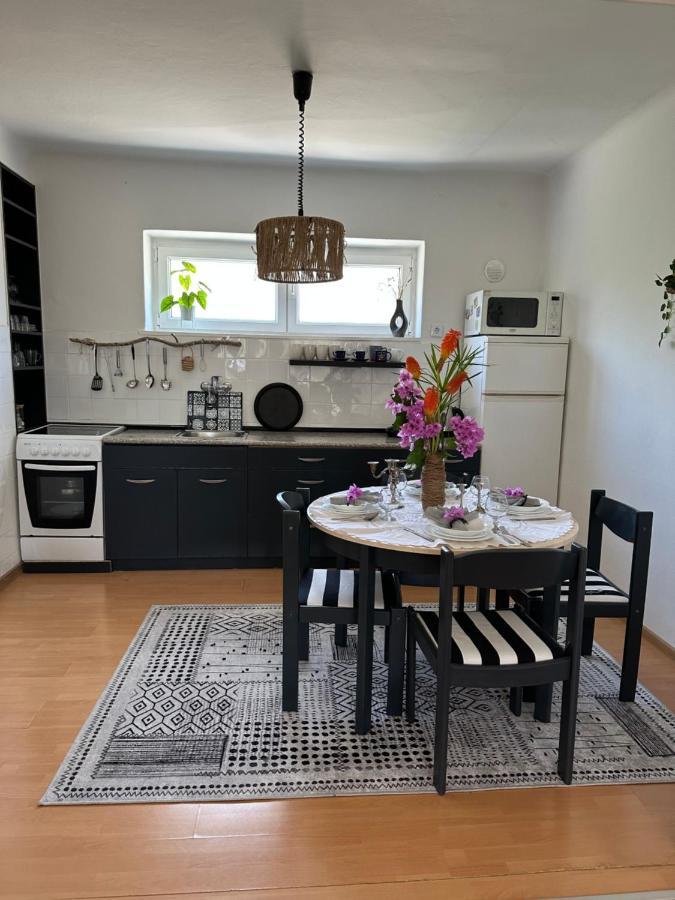 Cosy Family Apartment Marina Kastela Near Airport Exterior foto